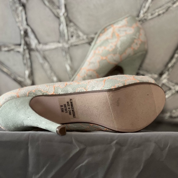 SS 8.5 Light Blue Lace Heels - Picture 8 of 8